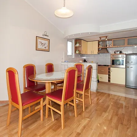Zorica Apartment Tucepi