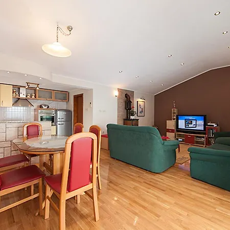 Apartment Zorica Tucepi
